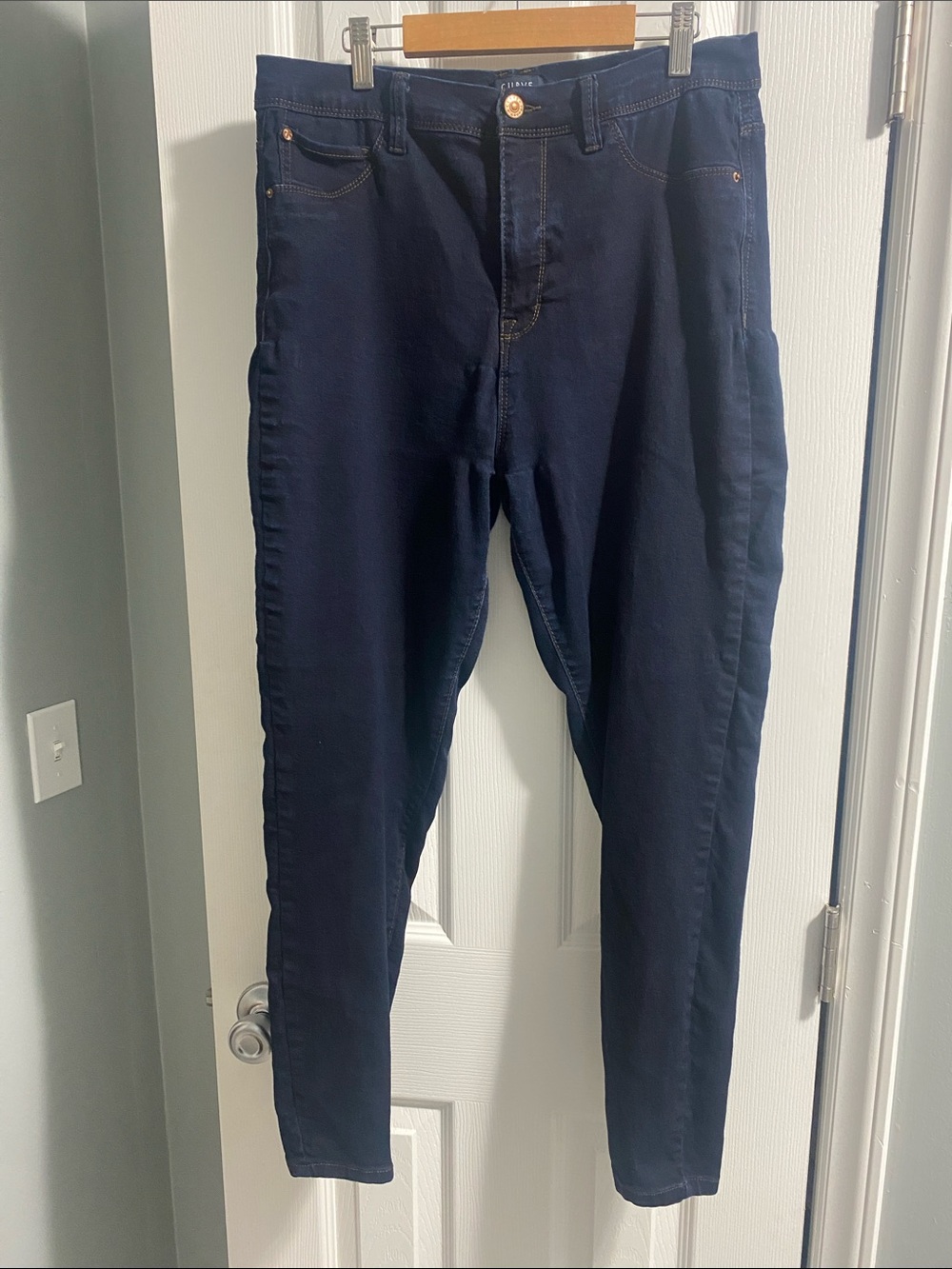 Women’s Dark Navy Stretch Jeans